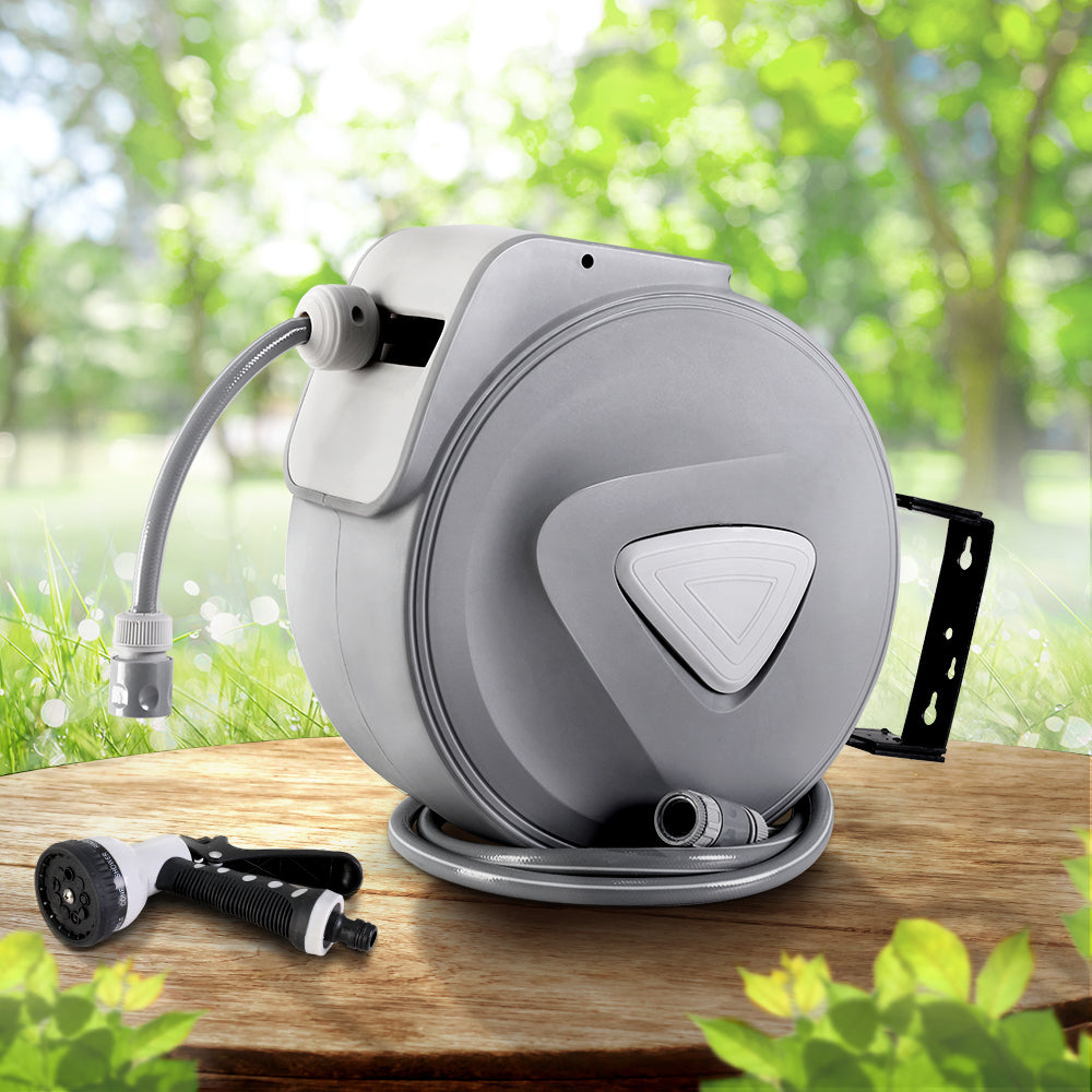 Durable UV-protected polypropylene reel and PVC hose for outdoor use